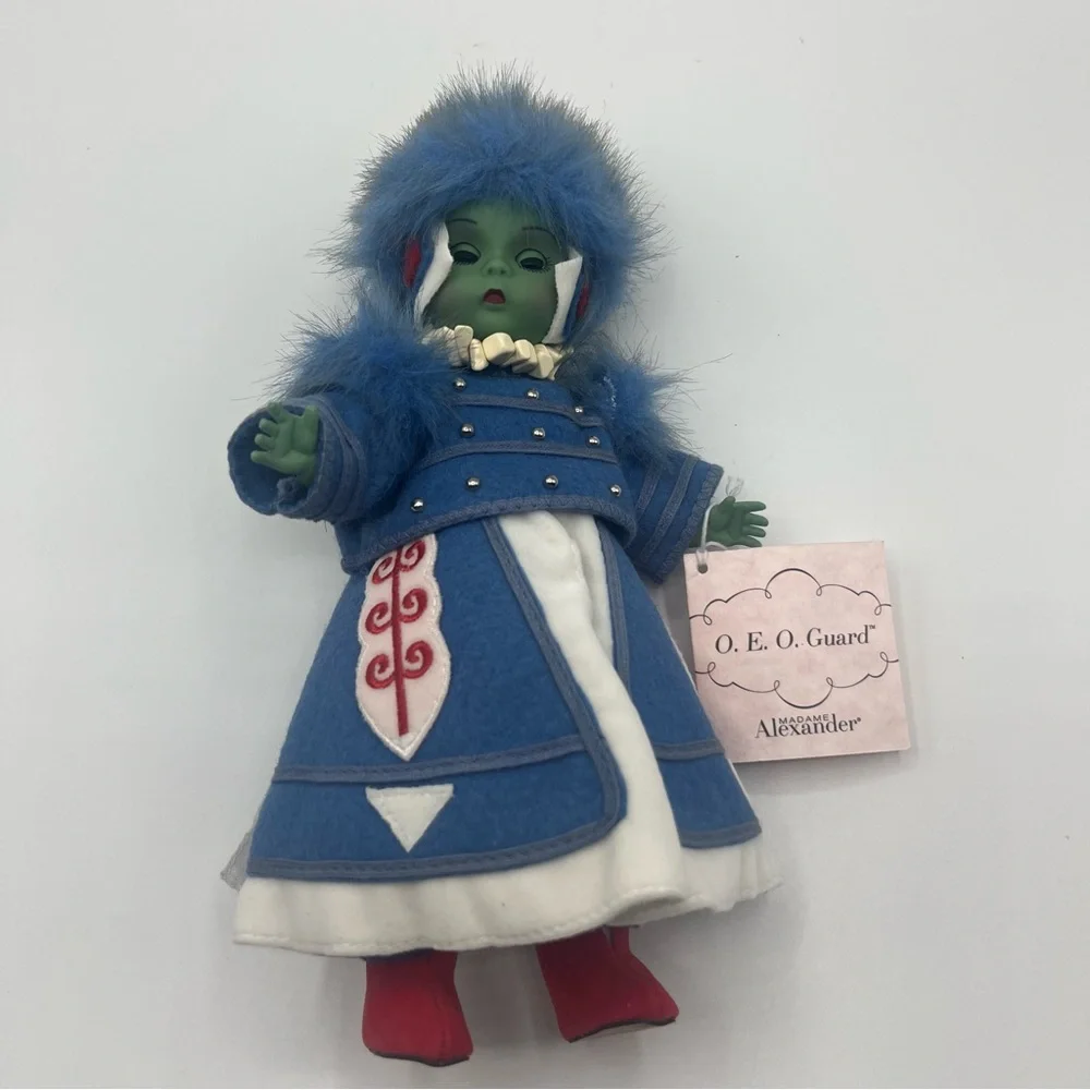 Madame Alexander Wizard of Oz O.E.O. Guard Doll - Picture 5 of 5